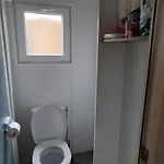 Mobil-home Equipe 40m Avec Terrasse Fermee, 4 Etoiles