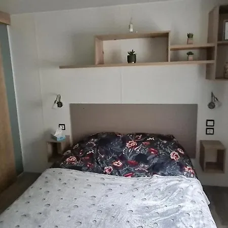 Mobilhome 2 Ch,1 Salon 40m2 De Charme Dans *** סן-ז'וליין-אן-בורן