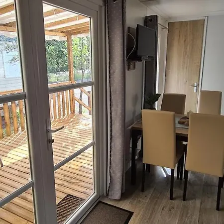Campingplads Mobil-home Equipe 40m Avec Terrasse Fermee, 4 Etoiles Saint-Julien-en-Born
